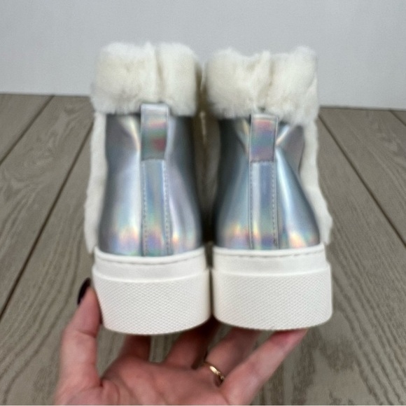 Steve Madden Girls Bunny Little Kid/Big Kid Boots Iridescent Silver $70 - Picture 6 of 9